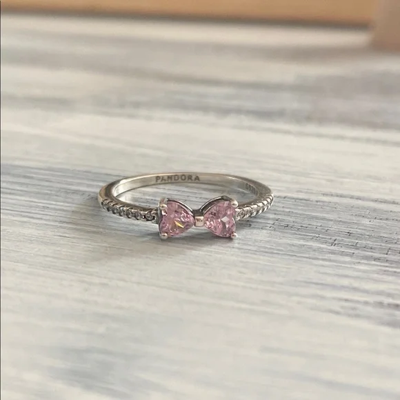 Pandora Sparkling Pink Bow 🎀 Ring - Picture 1 of 5